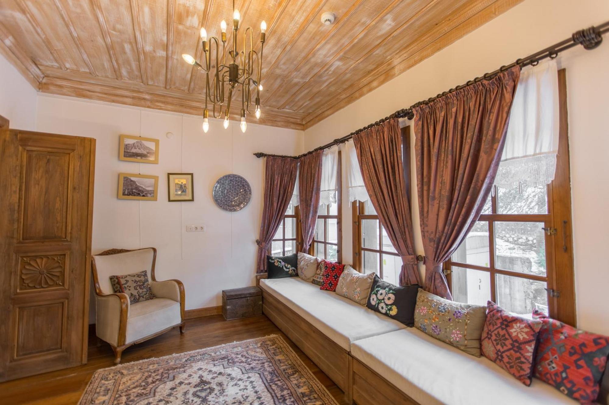Isparta Historical Mansion Eskiciler Konagi - Cittaslow Egirdir Ngoại thất bức ảnh